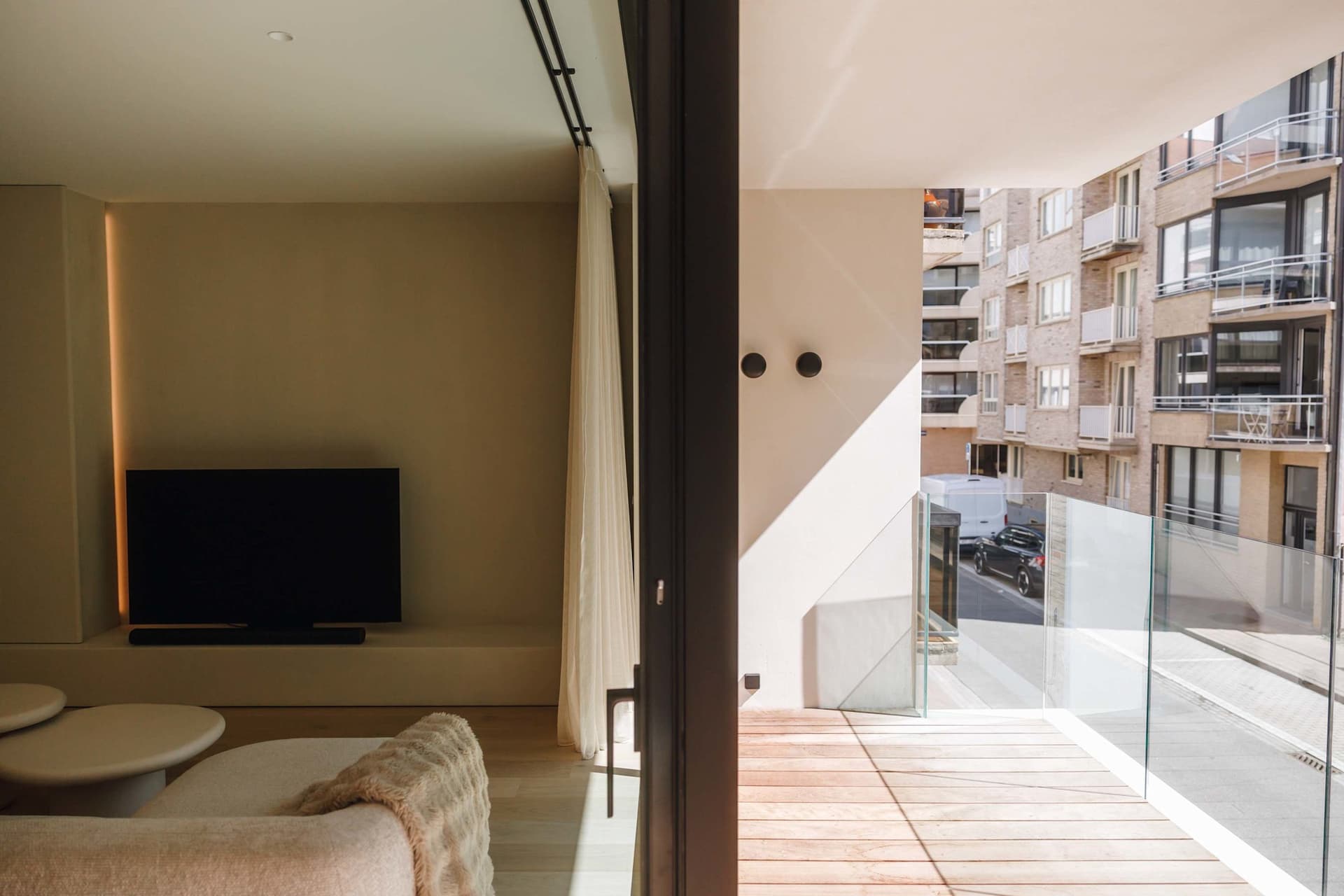 View from the living room to the terrace.
